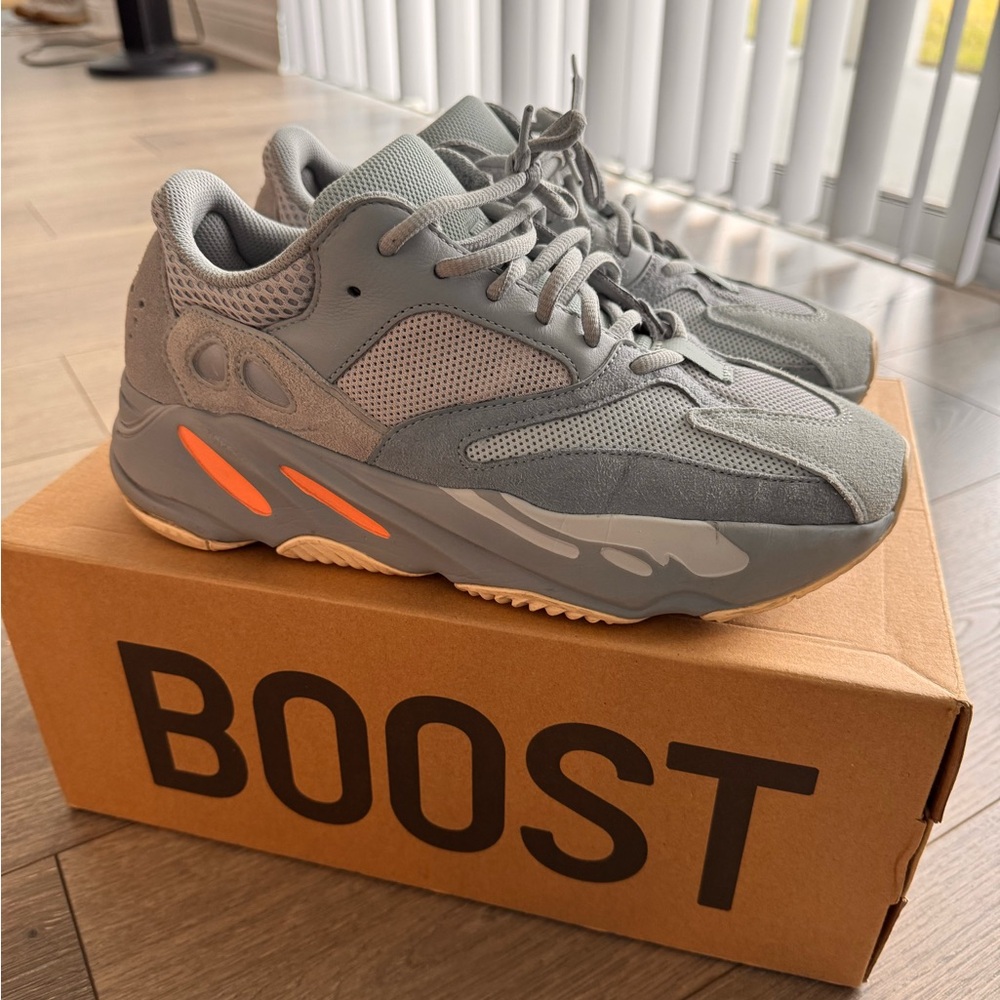 Adidas Yeezy Boost 700 V2 Inertia Men’s size 9